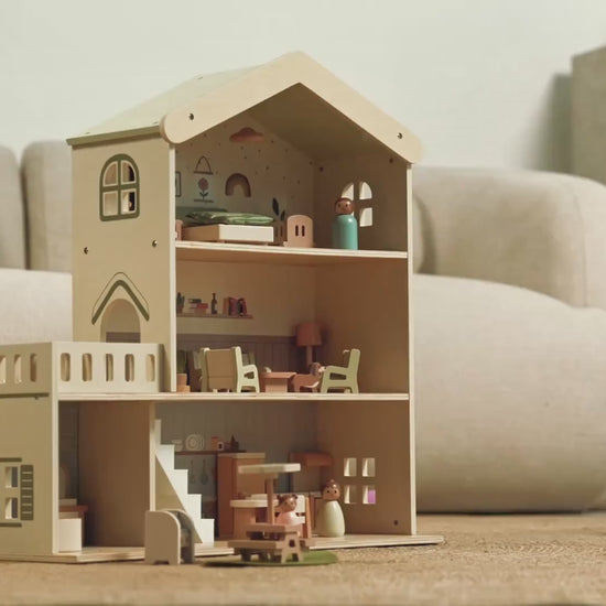 Wooden Doll House — see it in action